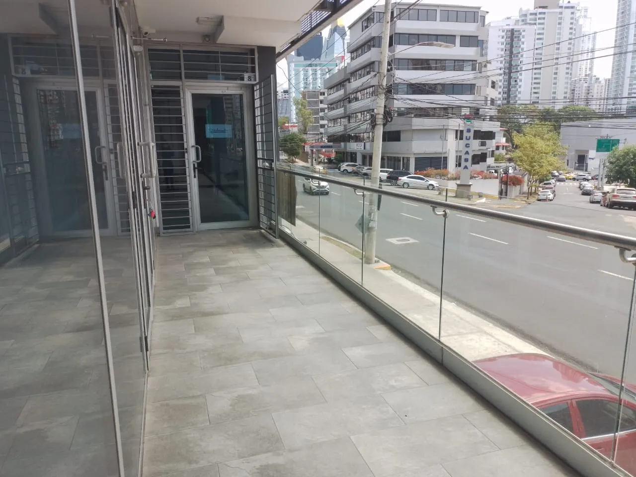 Alquiler de Local Comercial en via España Planta Alta — 1 de 7