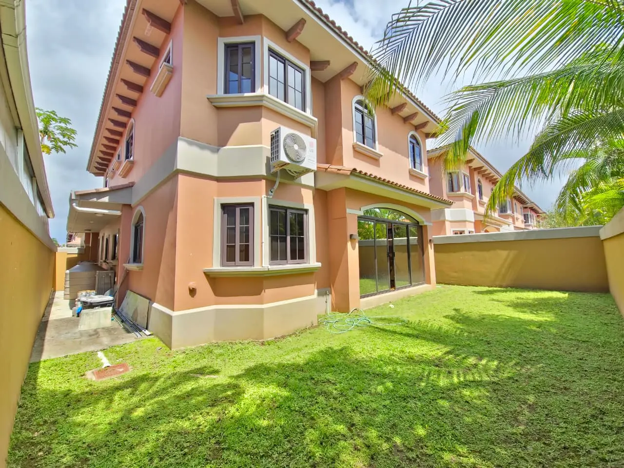 Casa en venta Costa Sur - Residencial el Doral — 1 de 24