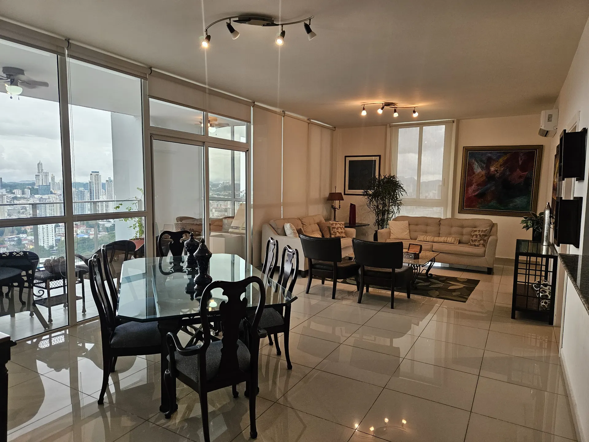 Alquiler de Apartamento - Ph Quadrat — 1 de 10