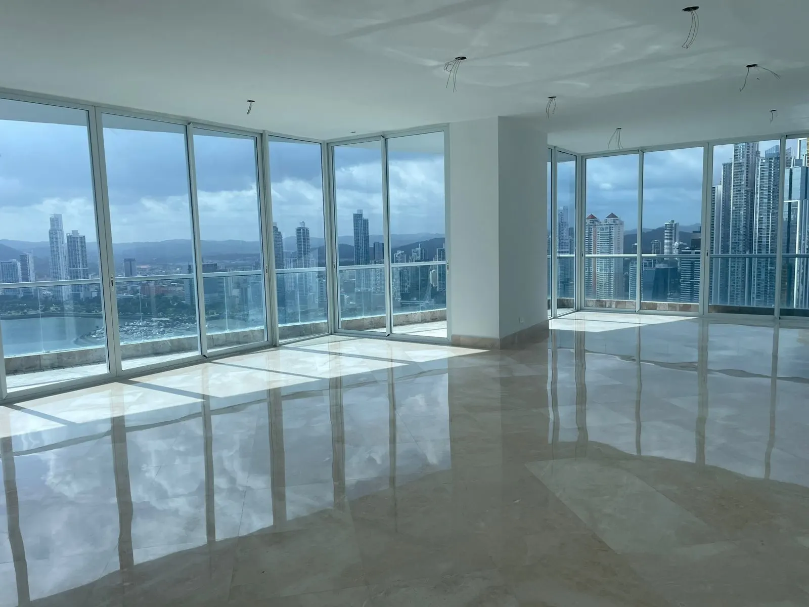 Alquiler de Apartamento - Ph The Point — 1 de 15