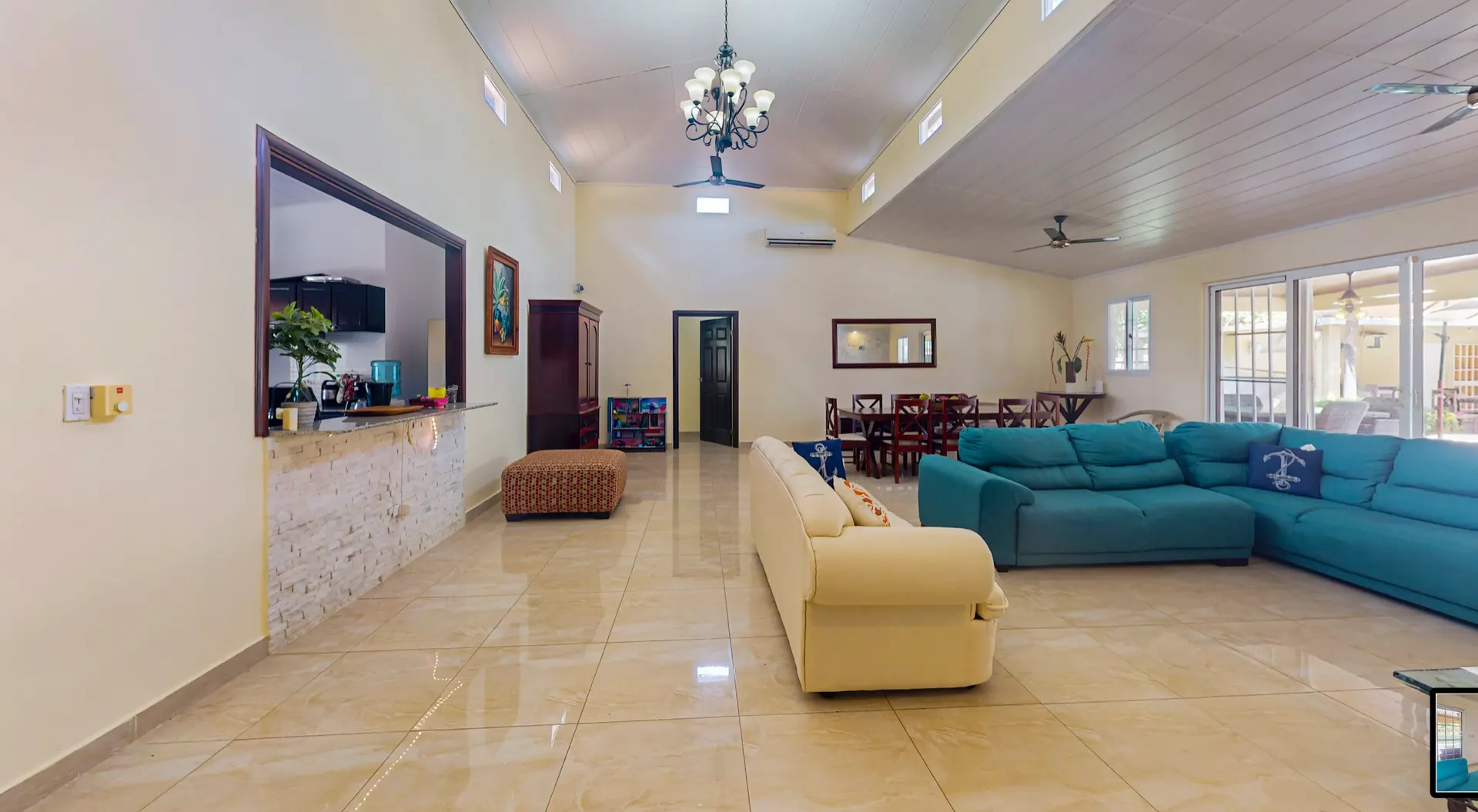 Venta de Casa - San Carlos — 1 de 28