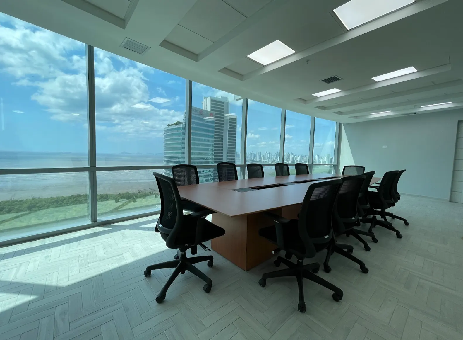Alquiler de Oficina Financial Park — 1 de 10