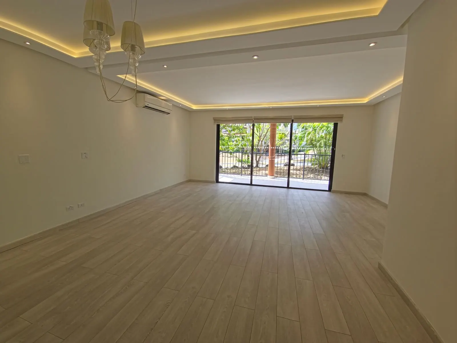 Clayton - Apartamento en Alquiler en Embassy Club — 1 de 18