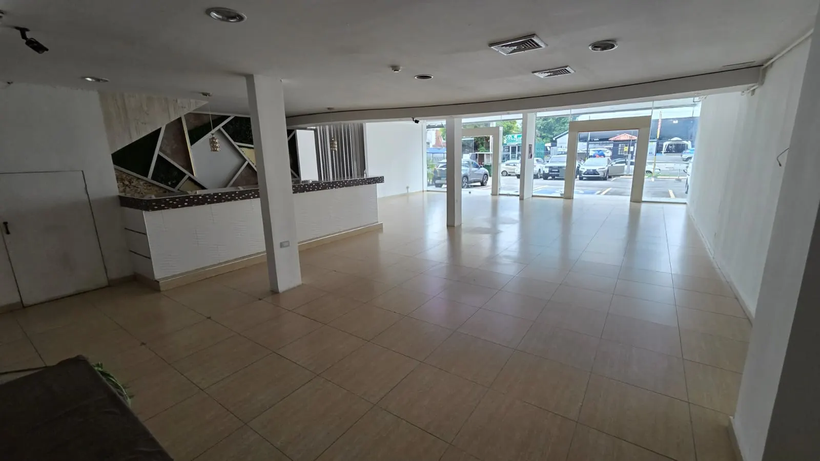 Obarrio Local Comercial — 1 de 13