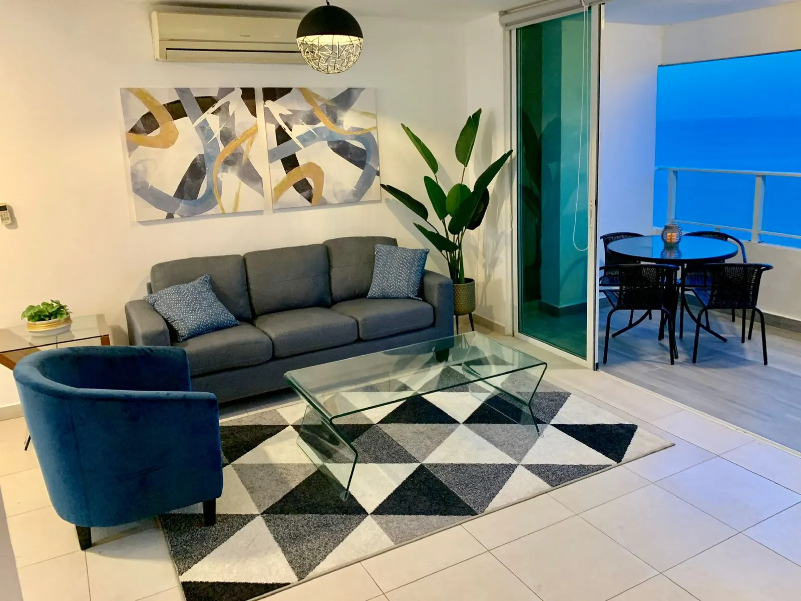San Francisco - Alquiler de Apartamento en Ph Terramar  — 1 de 21